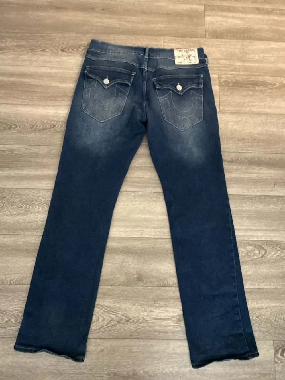 True Religion Men's Ricky Relaxed Straight Leg Jeans, Blue Wash